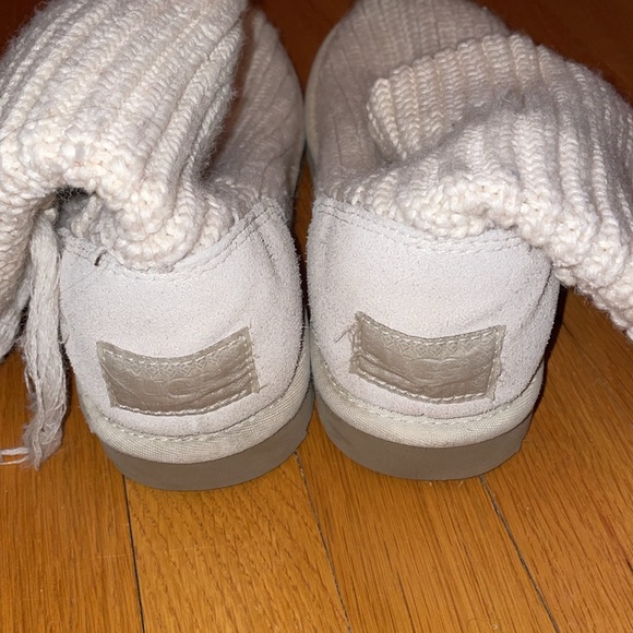 RARE Vintage UGG Cardy Fringe Cream Boots with Buttons - Picture 5 of 8